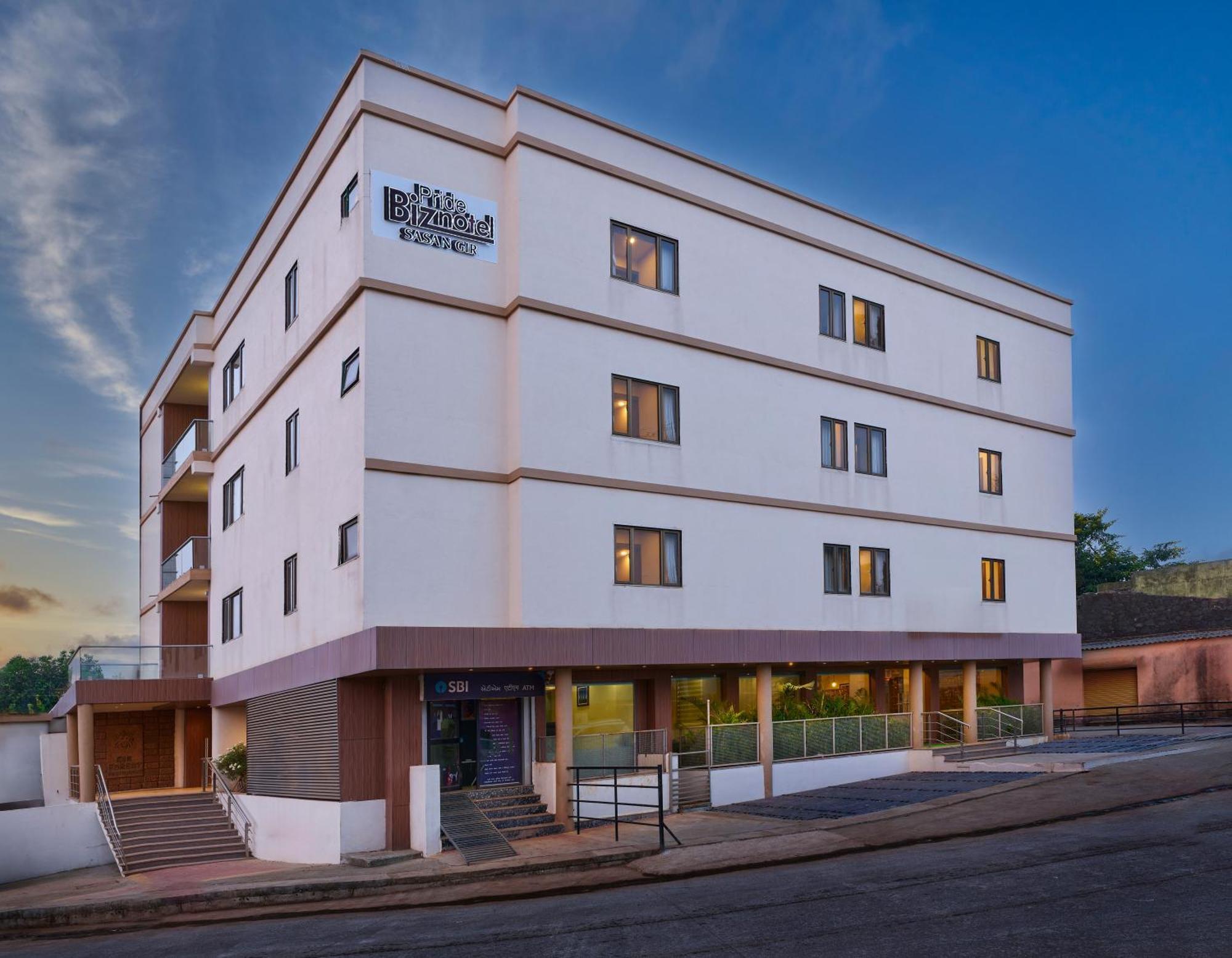 Pride Biznotel Sasan Gir Esterno foto